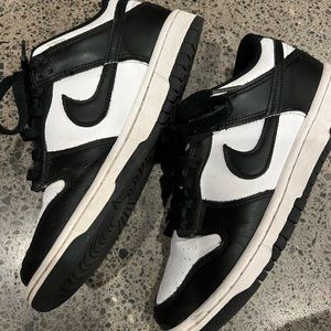 Nike Low Top Panda Dunks